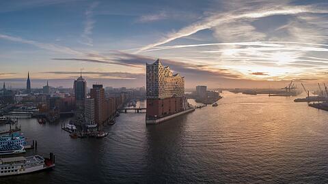 Die Elbphilharmonie in Hamburg ist eines der Wahrzeichen der Hansestadt.