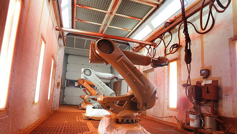 Kuka-Produktionshalle: Der hochspezialisierte Maschinenbauer gehört jetzt dem chinesischen Hausgerätehersteller Midea. Kuka-Produktionshalle: Der hochspezialisierte Maschinenbauer gehört jetzt dem chinesischen Hausgerätehersteller Midea.