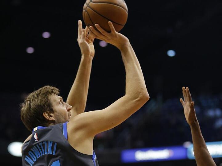Spielt seine 21. Saison für die Dallas Mavericks: Dirk Nowitzki.