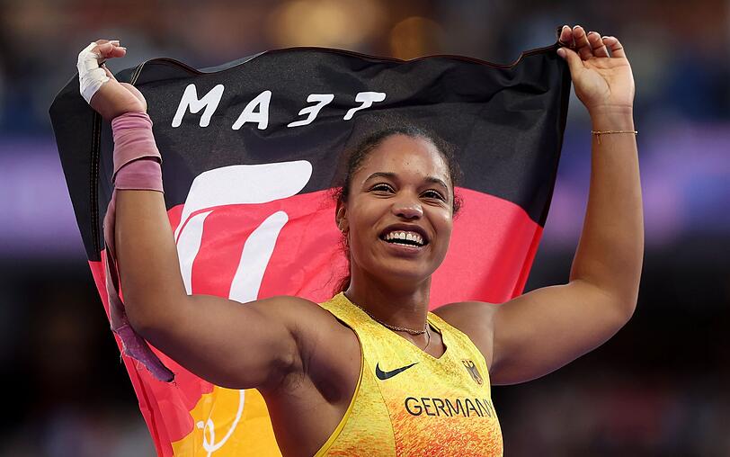Mit einer Distanz von 20,0 Metern gewann die Kugelsto&szlig;erin Yemisi Ogunleye bei der Olympiade in Paris 2024 die Goldmedaille f&uuml;r Deutschland.
