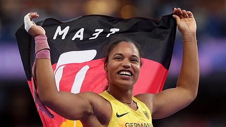 Mit einer Distanz von 20,0 Metern gewann die Kugelsto&szlig;erin Yemisi Ogunleye bei der Olympiade in Paris 2024 die Goldmedaille f&uuml;r Deutschland.