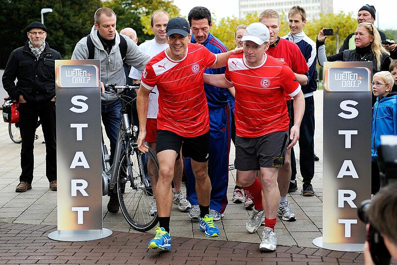 Im Fortuna-Trikot: Lanz joggt von Düsseldorf nach Köln