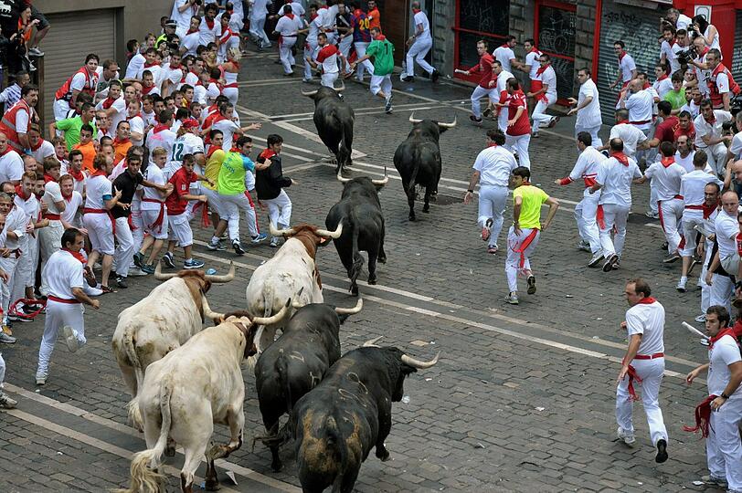 Stierhatz brutal: Aktuelle Bilder aus Pamplona.
