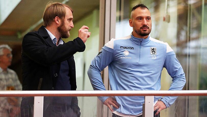 Gemeinsam für den TSV 1860: Coach Daniel Bierofka (li.) und Spielmacher Timo Gebhart. Gemeinsam für den TSV 1860: Coach Daniel Bierofka (li.) und Spielmacher Timo Gebhart.