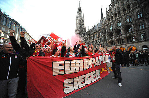 Bereits am Dienstag sind Hunderte Bayern-Fans durch die Münchner Innenstadt gezogen. Am Sonntag nach dem Pokalfinale soll's dann richtig voll werden.