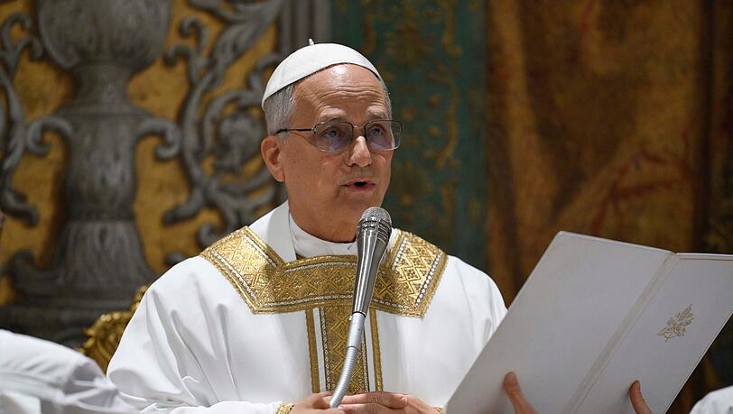 Leo XIV. warnt in seiner ersten großen Messe als neuer Papst vor dramatischen Folgen von Glaubensverlust.
