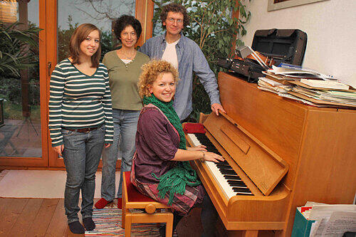 Den Hellers liegt die Musik im Blut &ndash; von links Schwester Eva, Mutter Birgit, Vater Christian und Johanna.