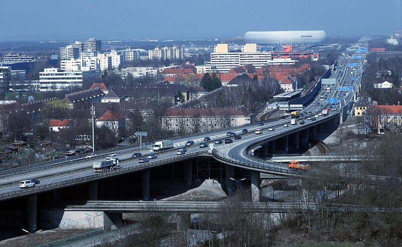 Verkehrsschlagader in Freimann: der Tatzelwurm.  Foto: Martha Schlüter
