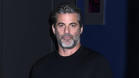 Bei der Premiere der vierten Staffel von "The Morning Show" am 9. September wartete Jim Curtis am roten Teppich, während Jennifer Aniston für die Fotografen posierte.