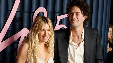 Sienna Miller und Oli Green haben zwei gemeinsame Kinder. Eine Tochter brachte sie mit in die Beziehung.