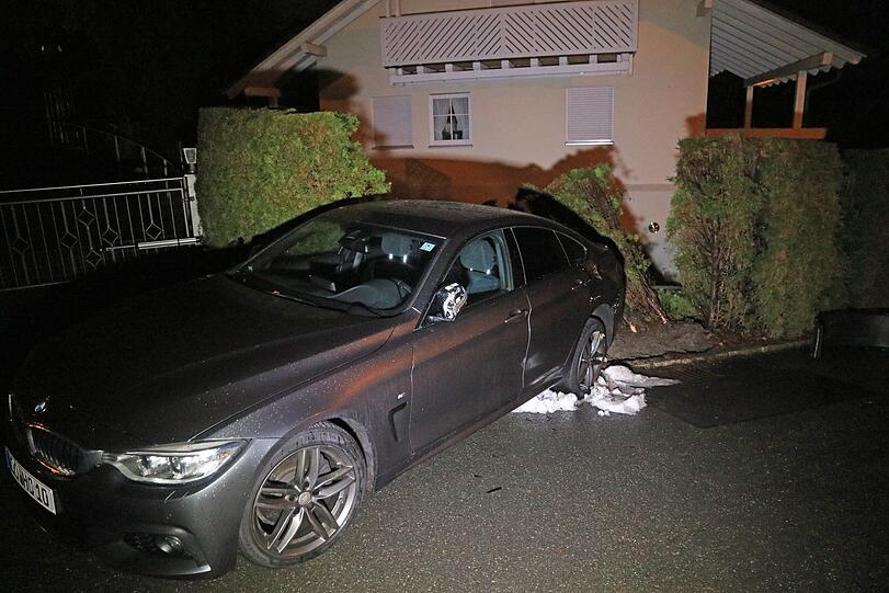 Am Dienstagabend startete ein 26-Tonner eine Amokfahrt und hinterließ eine Spur der Verwüstung. Die Hintergründe sind noch unklar.
