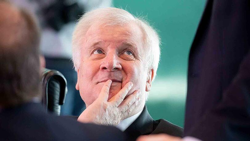In den von Horst Seehofer geplanten Ankerzentren sollen Schutzsuchende das gesamte Asylverfahren über bleiben.