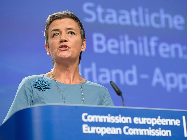 EU-Wettbewerbskommissarin Margrethe Vestager hatte Apple aufgefordert, die Milliardensumme in Irland nachzuzahlen, weil das Land dem Konzern eine unzulässige Sonderbehandlung bei den Steuerkonditionen gewährt habe.