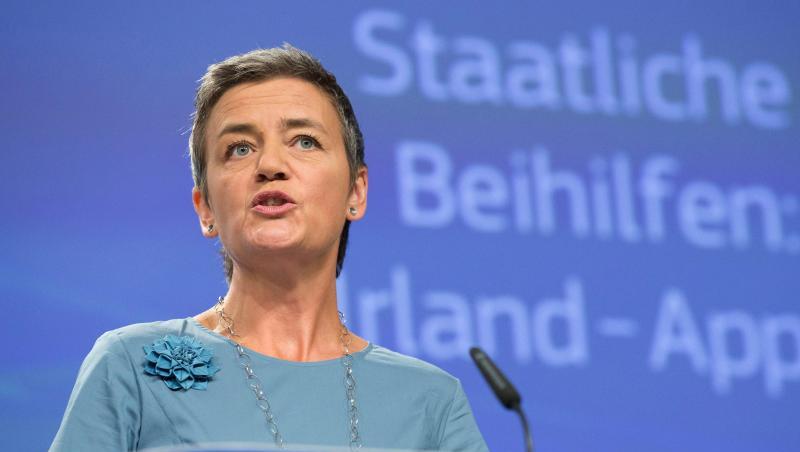 EU-Wettbewerbskommissarin Margrethe Vestager hatte Apple aufgefordert, die Milliardensumme in Irland nachzuzahlen, weil das Land dem Konzern eine unzulässige Sonderbehandlung bei den Steuerkonditionen gewährt habe. EU-Wettbewerbskommissarin Margrethe Vestager hatte Apple aufgefordert, die Milliardensumme in Irland nachzuzahlen, weil das Land dem Konzern eine unzulässige Sonderbehandlung bei den Steuerkonditionen gewährt habe.