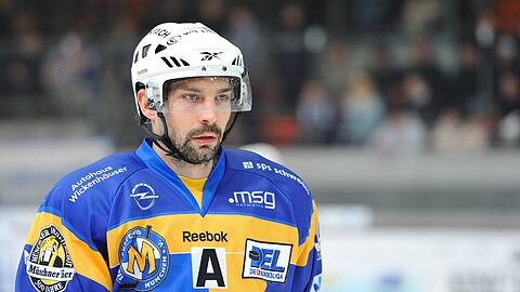 Zweite Karriere im Finanzwesen: Ex-EHC-Assistenskapit&auml;n Johan Ejdepalm, der fr&uuml;her mit dem Dienst bei der Feuerwehr gelieb&auml;ugelt hatte.