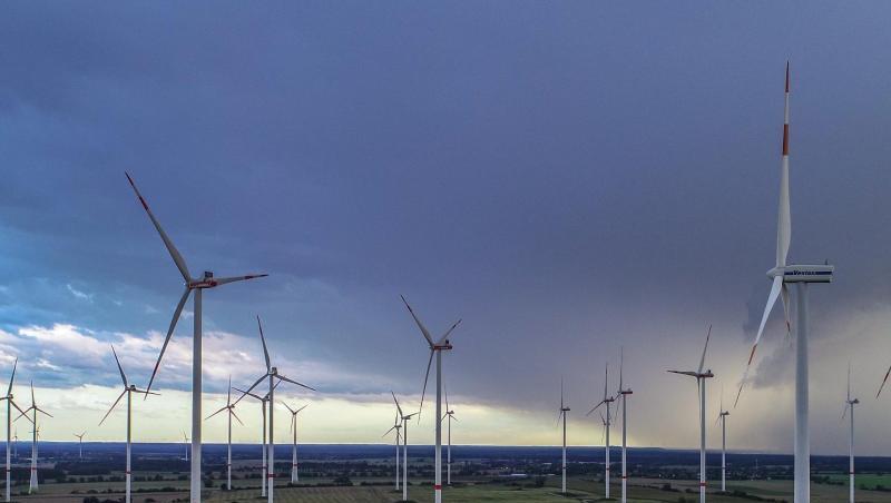 In den ersten neun Monaten dieses Jahres sind nach Zahlen der Fachagentur Windenergie erst 147 neue Windräder mit einer Gesamtleistung von rund 504 Megawatt ans Stromnetz angeschlossen worden. In den ersten neun Monaten dieses Jahres sind nach Zahlen der Fachagentur Windenergie erst 147 neue Windräder mit einer Gesamtleistung von rund 504 Megawatt ans Stromnetz angeschlossen worden.