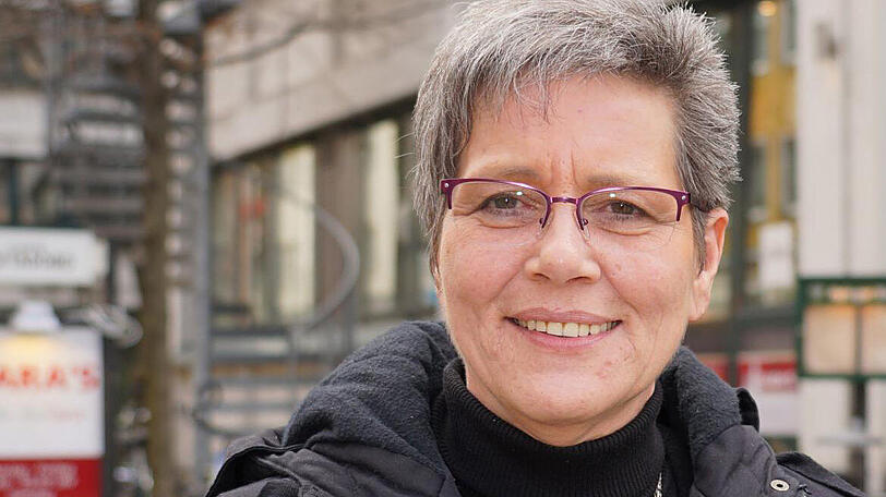 Martina Kors, Verwaltungsfachwirtin: "So müsste ich mir keinen Urlaub nehmen, wenn ich etwas im KVR brauche. Denn so heimelig und schön ist das KVR auch nicht, um dort seinen Urlaub zu verbringen."