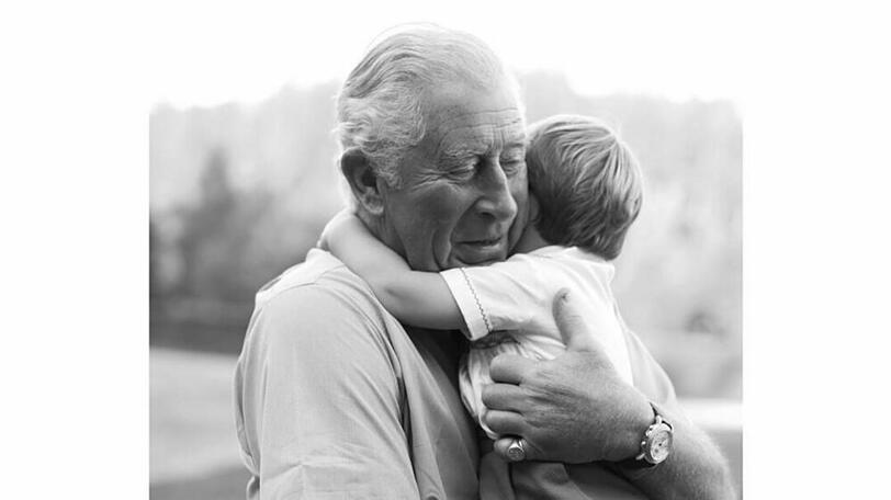 Mit diesem Bild gratuliert Prinz Charles seinem Enkel Louis zum Geburtstag.