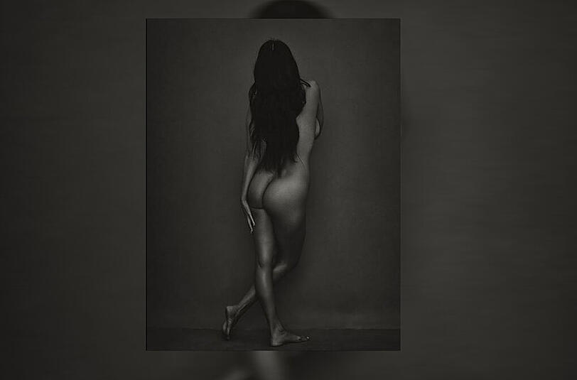 Kourtney Kardashian steht ihrer jüngeren Schwester Kim in Nichts nach und zeigt sich auf Instagram ebenfalls splitternackt - von ihrer Schokoladenseite.