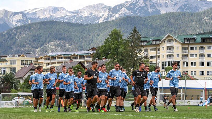 Die Löwen absolvierten am Dienstagnachmittag ihre erste Einheit im Trainingslager.