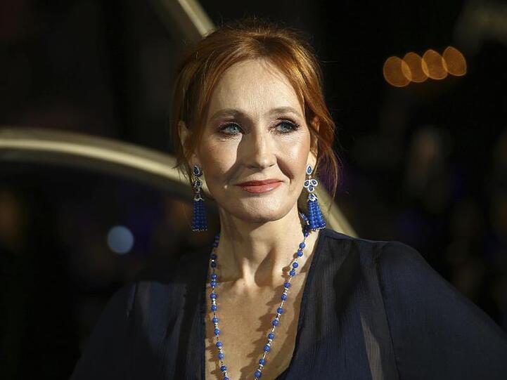 J.K. Rowling ist in die Kritik geraten. Jetzt nimmt die britische Autorin Stellung.