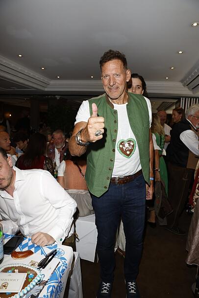Locker lässig beim Wiesn-Brunch im Bayerischen Hof: "Gladiator"-Star Ralf Moeller. Locker lässig beim Wiesn-Brunch im Bayerischen Hof: "Gladiator"-Star Ralf Moeller.