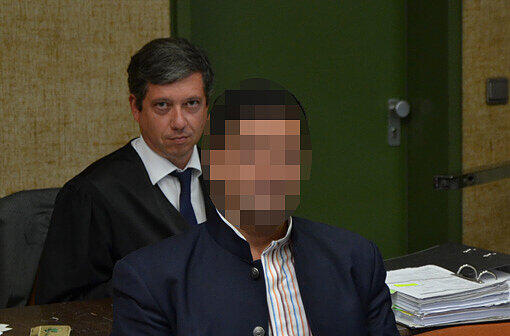 Der Angeklagte Abdullah S. mit seinen Strafverteidiger Peter Pospisil im Münchner Landgericht.