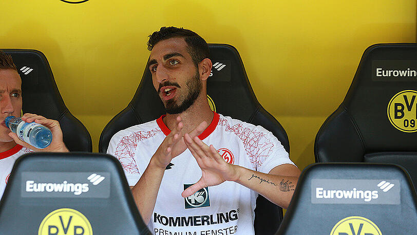 José Rodriguez vom 1. FSV Mainz 05 muss sich die nächsten Spiele erstmal von der Tribüne aus anschauen. José Rodriguez vom 1. FSV Mainz 05 muss sich die nächsten Spiele erstmal von der Tribüne aus anschauen.
