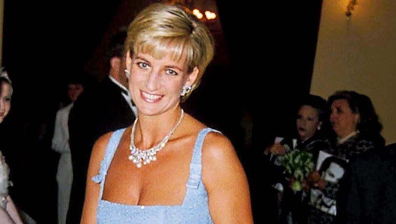 Prinzessin Diana wird mit einer Statue geehrt.