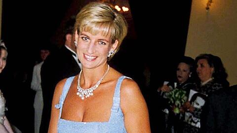 Prinzessin Diana wird mit einer Statue geehrt.
