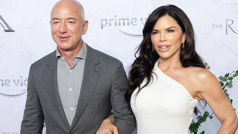 Jeff Bezos und die heutige Lauren Sánchez Bezos auf einer Aufnahme aus dem Jahr 2022.