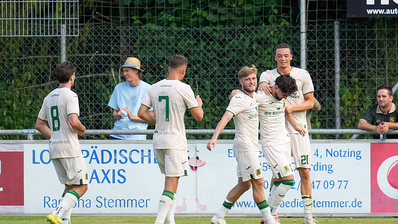 Die L&ouml;wen setzten sich am Sonntagnachmittag im Testspiel beim FC Schwaig locker mit 5:1 durch.