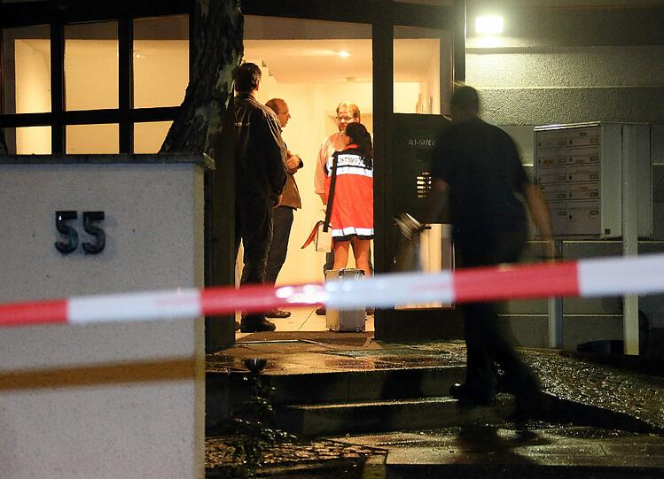 Familientragödie in Berlin: Ein Vater tötet seine Familie &ndash; Bringt Frau und zwei Kinder um und nimmt sich das Leben. Die Polizei vermutet hohe Schulden als Motiv. Die Bilder vom Tatort