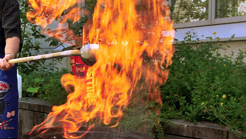 Die 78-Jährige erlitt durch die Stichflamme schwerste Verletzungen. (Archivbild) Die 78-Jährige erlitt durch die Stichflamme schwerste Verletzungen. (Archivbild)