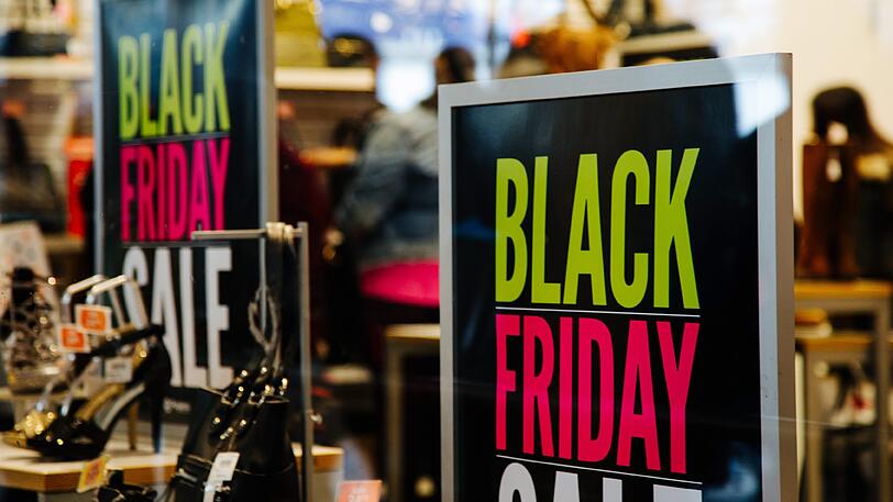 Die Tradition kommt aus den USA: Der Black Friday, an dem für Kunden hohe Rabatte winken.