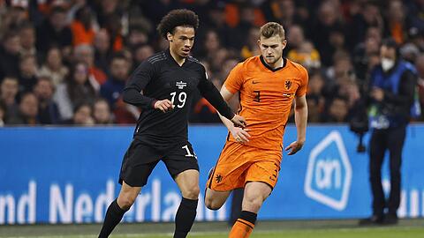 Leroy Sané und Matthijs de Ligt beim Länderspiel im März.