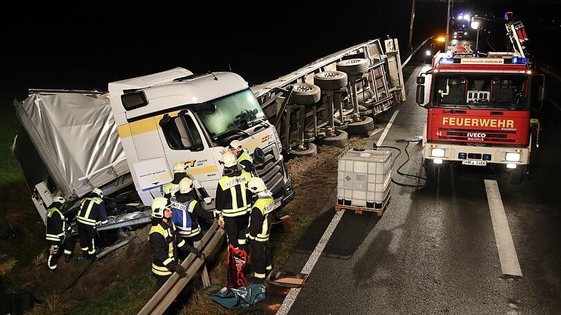 LKW-Unfälle haben häufig schlimme Folgen. Die Gründe dafür sind vielfältig.