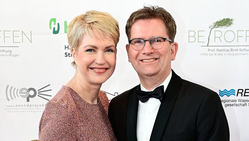 Manuela Schwesig und Ehemann Stefan bei einem Event im April 2025.