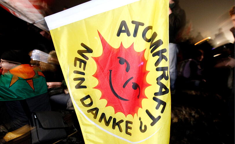 Proteste an den Gleisen: Der Castor-Transport rollt Richtung Osten
