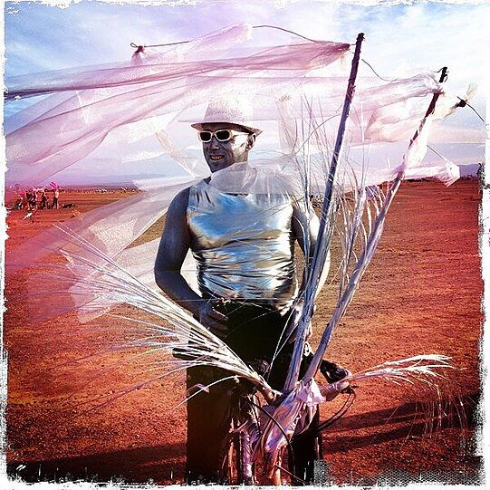 Es ist das wohl kurioseste Treffen von Individualisten: "Alles ist möglich" lautet der Slogan des "Afrika Burn Festival" in der Karoo-Halbwüste - sehen Sie hier die schrägsten Bilder.