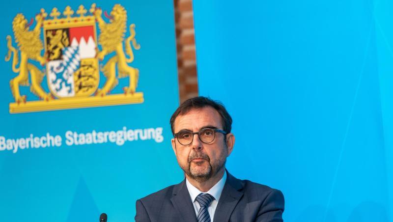 Klaus Holetschek (CSU), Staatsminister für Gesundheit und Pflege, schaut in die Runde. Klaus Holetschek (CSU), Staatsminister für Gesundheit und Pflege, schaut in die Runde.