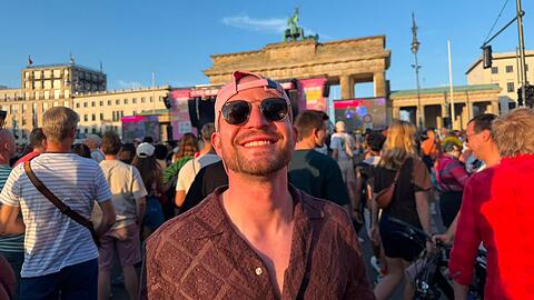 Henry Fr&ouml;mmichen aus M&uuml;nchen hat zum ersten Mal am Christopher Street Day (CSD) in Berlin teilgenommen.