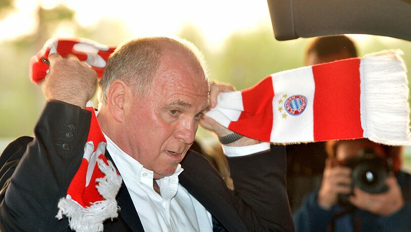 Bis Uli Hoeneß bei den Bayern-Profis wieder auf der Tribüne der Allianz Arena sitzt, wird es wohl noch eine Weile dauern. (Archivbild) Bis Uli Hoeneß bei den Bayern-Profis wieder auf der Tribüne der Allianz Arena sitzt, wird es wohl noch eine Weile dauern. (Archivbild)