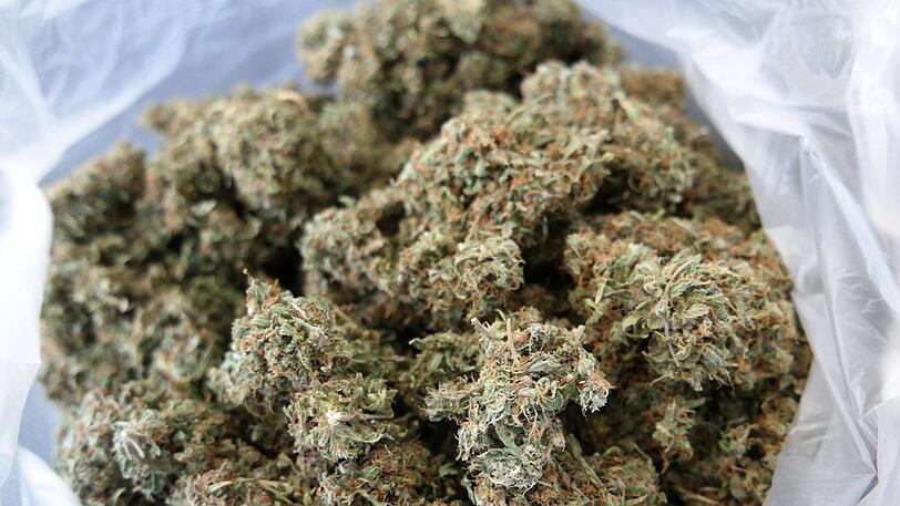 Schleierfahnder der Grenzpolizei Piding finden 16 Kilo Marihuana (Symbolbild).