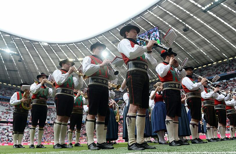 Drei Blaskappelen sorgen vor dem Spiel für gute Stimmung.