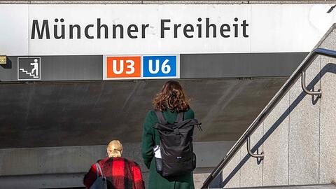 Bis 18. September Schienenersatzverkehr auf der Leopoldstraße: Die Weichen der U3 und U6 an der Münchner Freiheit werdne erneuert.