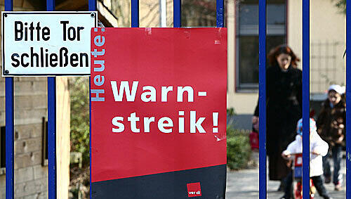 Geschlossene Kindergärten - wie hier in Düsseldorf - wird es am Donnerstag auch in München geben. Geschlossene Kindergärten - wie hier in Düsseldorf - wird es am Donnerstag auch in München geben.