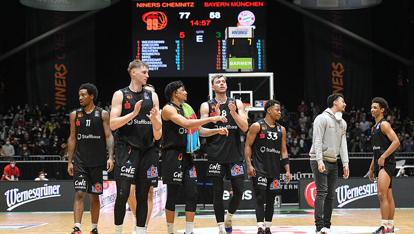 Beim letzten Duell verpassten sie den Bayern-Basketballern mit dem 77:58 eine deftige Watschn: Die Niners Chemnitz. Beim letzten Duell verpassten sie den Bayern-Basketballern mit dem 77:58 eine deftige Watschn: Die Niners Chemnitz.