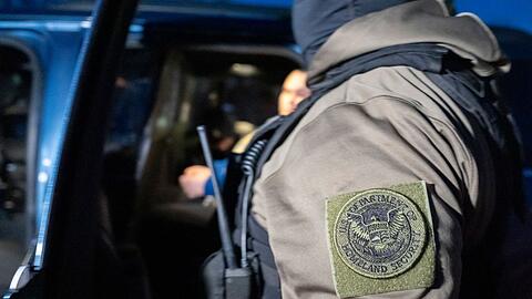 In den USA wird heftig über einen ICE-Einsatz in einem Kindergarten diskutiert.