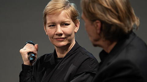 Sandra H&uuml;ller in der Akademie der Sch&ouml;nen K&uuml;nste.